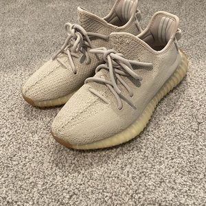 Yeezy 350 V2 - Sesame